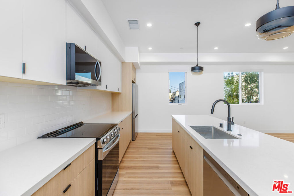 5225 W 20th Street - Photo 5
