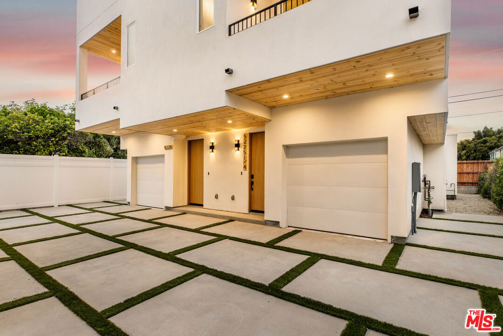 5225 W 20th Street - Photo 2