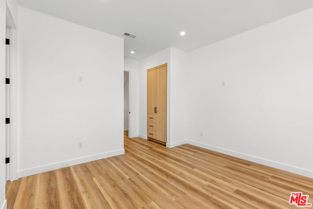 5225 W 20th Street - Photo 8