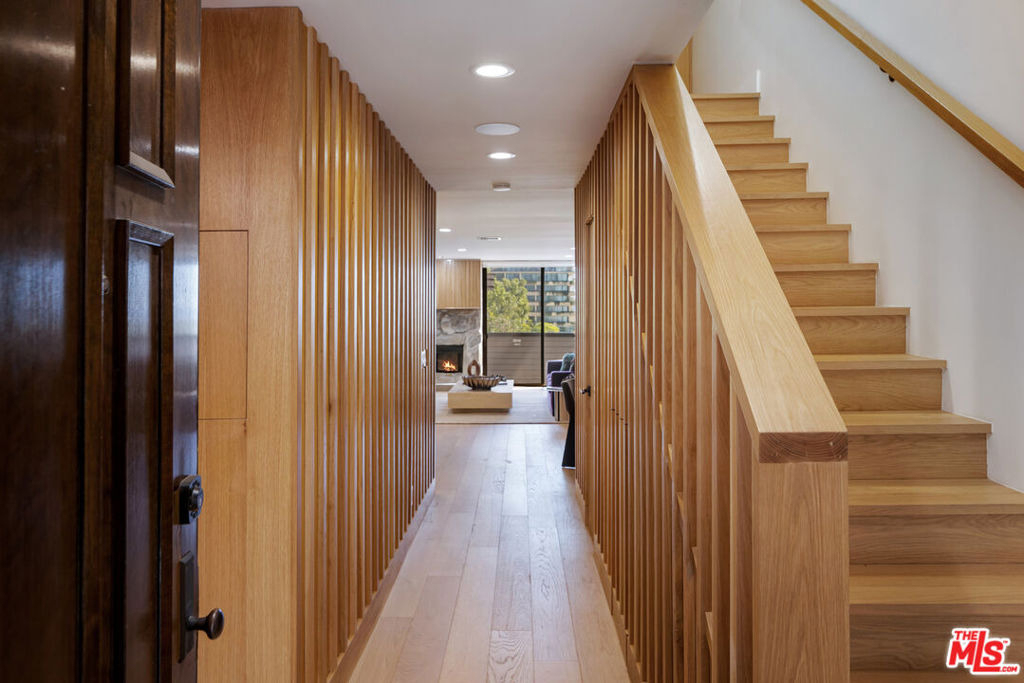 1033 Carol Drive - Photo 5