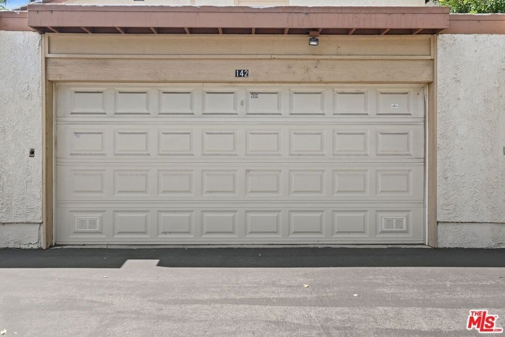 5720 Owensmouth Avenue - Photo 12
