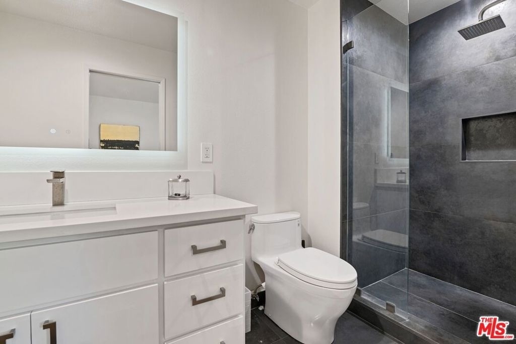 5720 Owensmouth Avenue - Photo 10