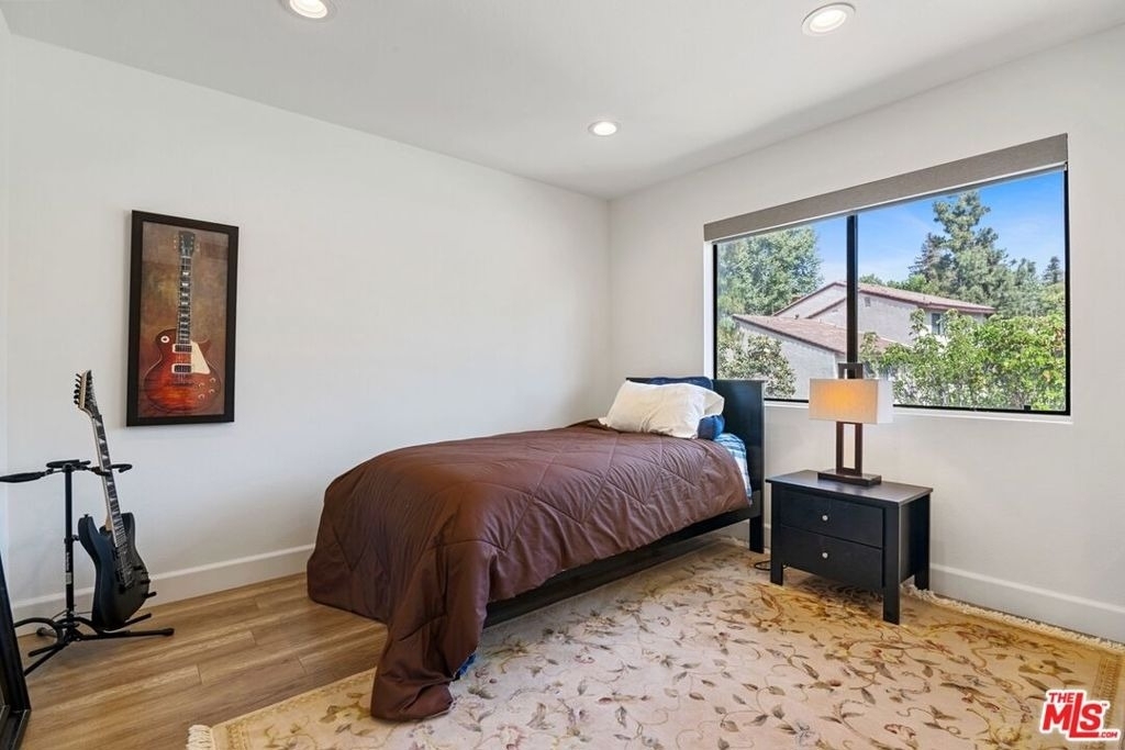 5720 Owensmouth Avenue - Photo 9