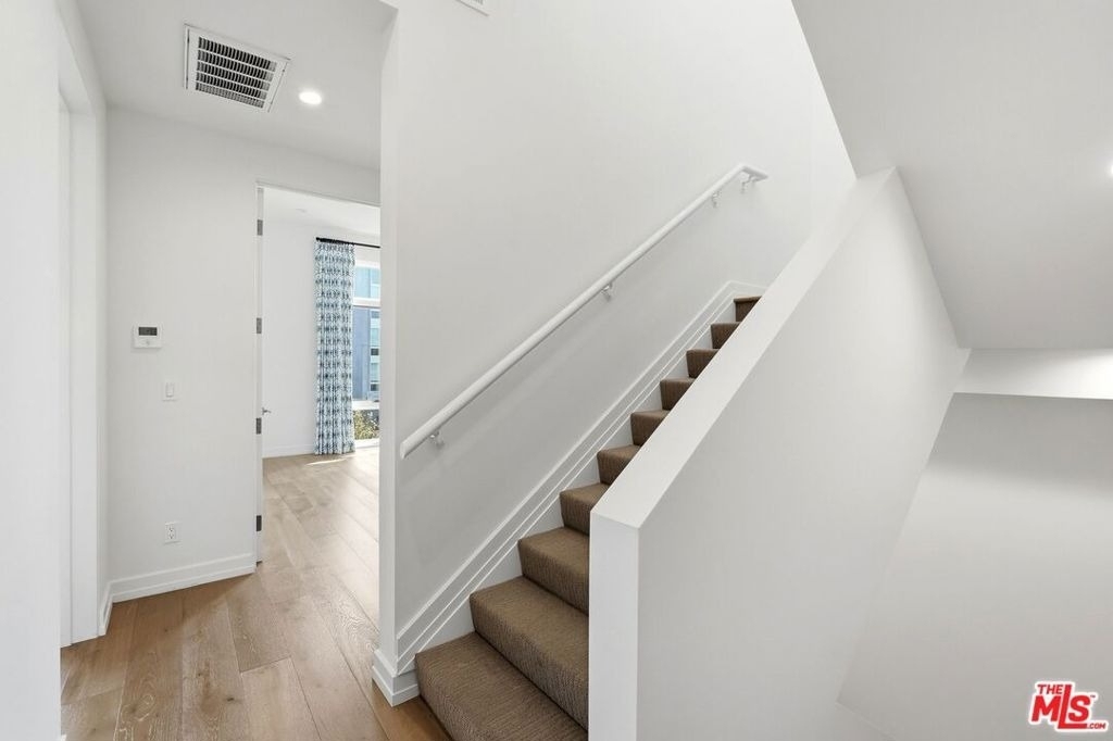 1041 N Spaulding Avenue - Photo 20