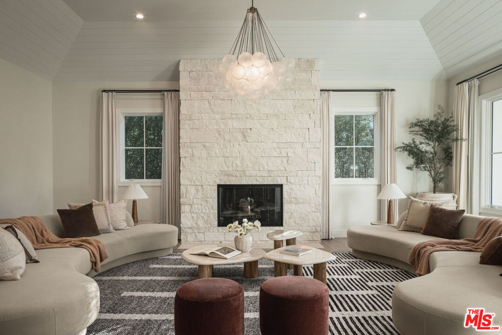 550 Spoleto Drive - Photo 3