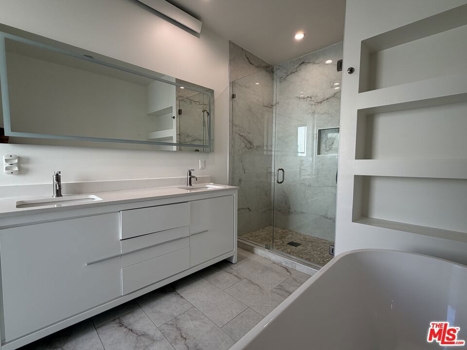 15122 Morrison Street - Photo 21