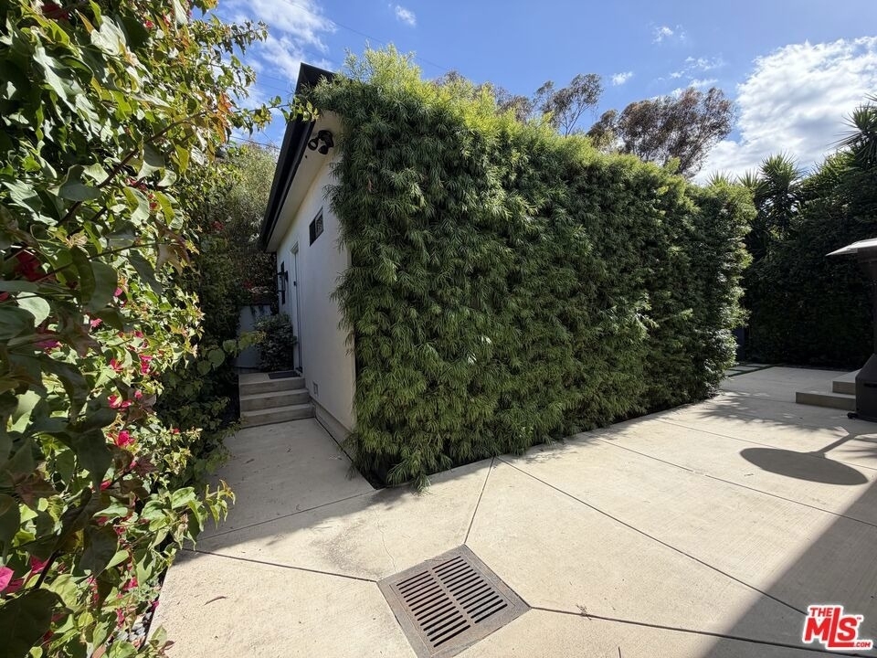 15122 Morrison Street - Photo 43