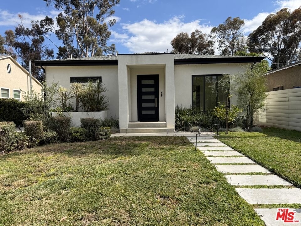15122 Morrison Street - Photo 0