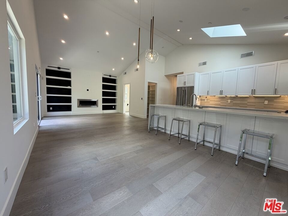 15122 Morrison Street - Photo 27