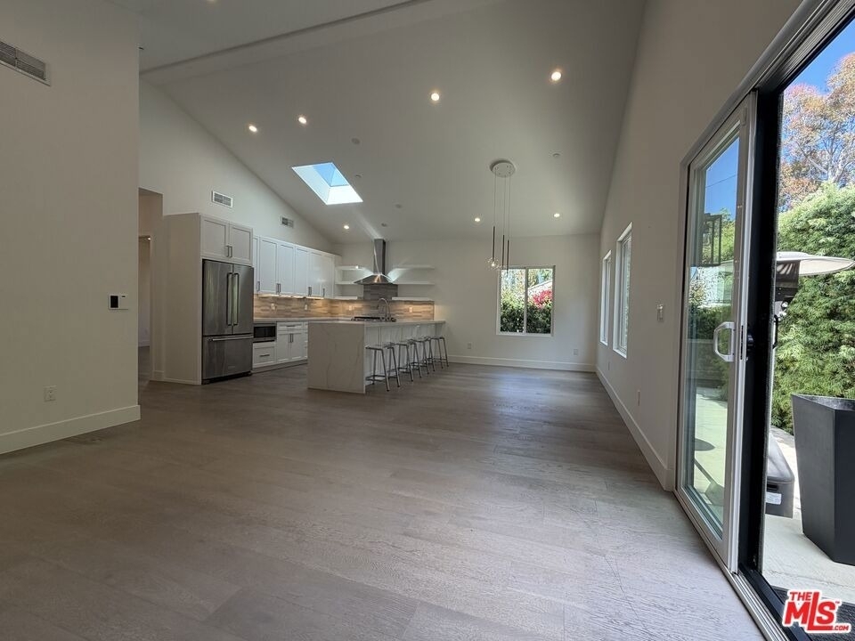 15122 Morrison Street - Photo 32