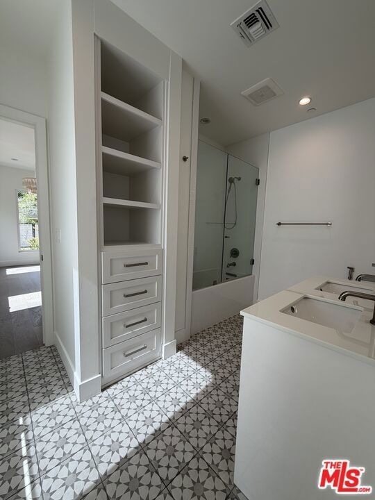 15122 Morrison Street - Photo 18