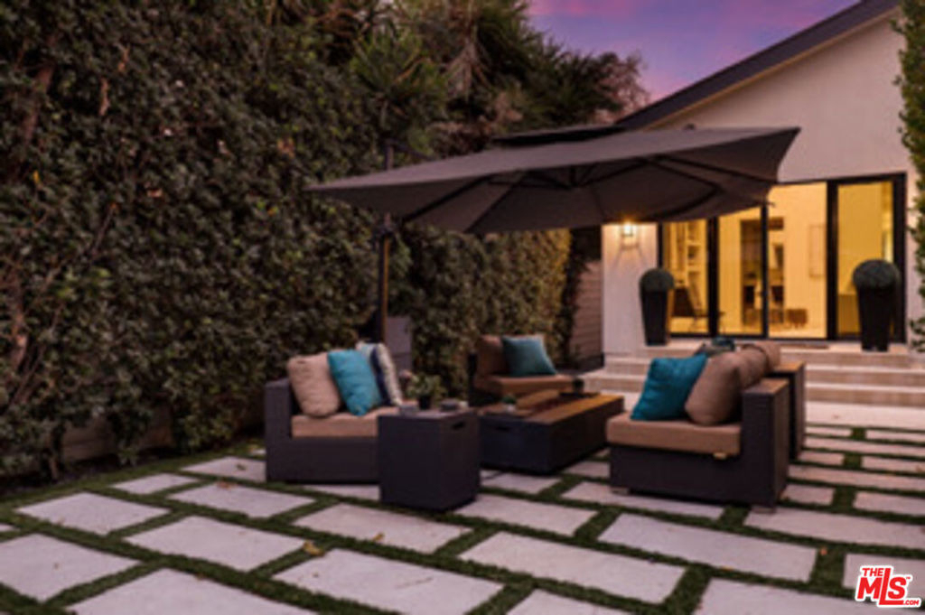 15122 Morrison Street - Photo 49