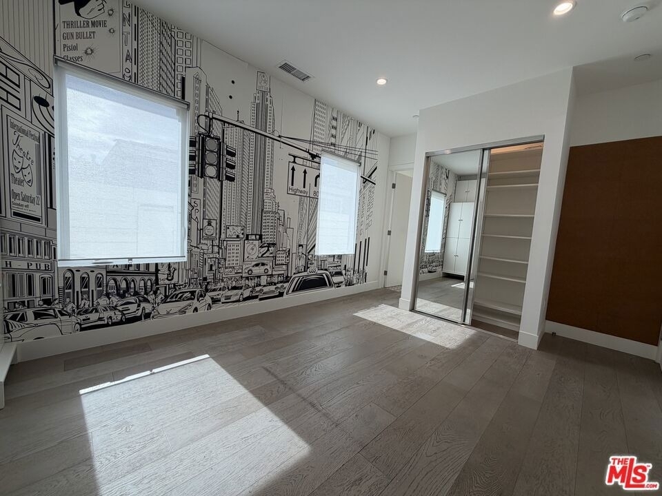 15122 Morrison Street - Photo 17