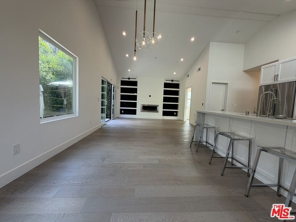 15122 Morrison Street - Photo 30