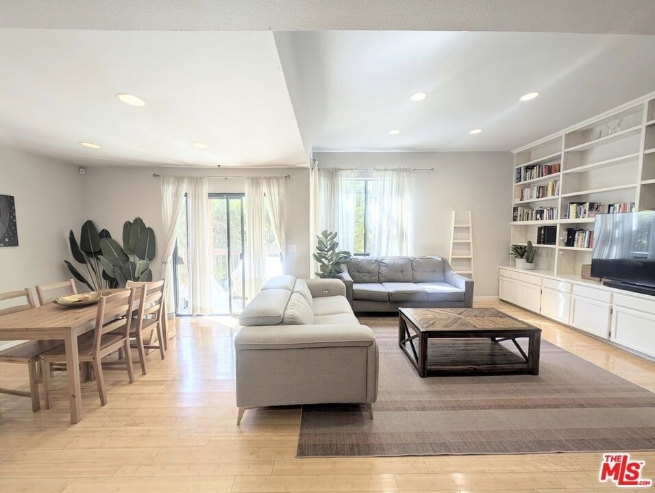 835 S Lucerne Boulevard - Photo 0
