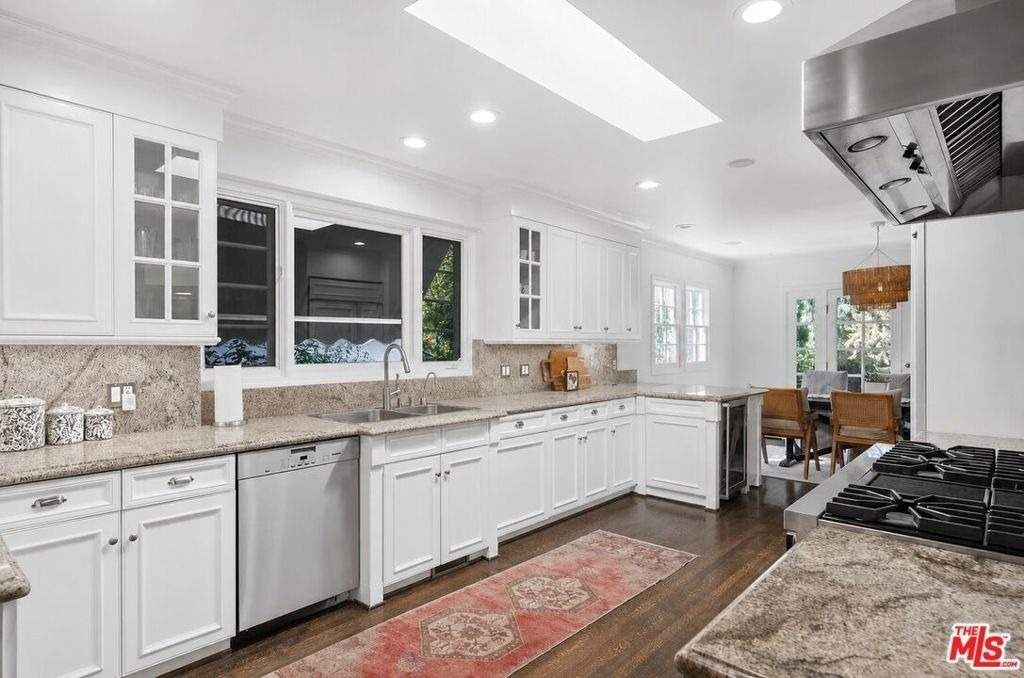 10576 Lindbrook Drive - Photo 18