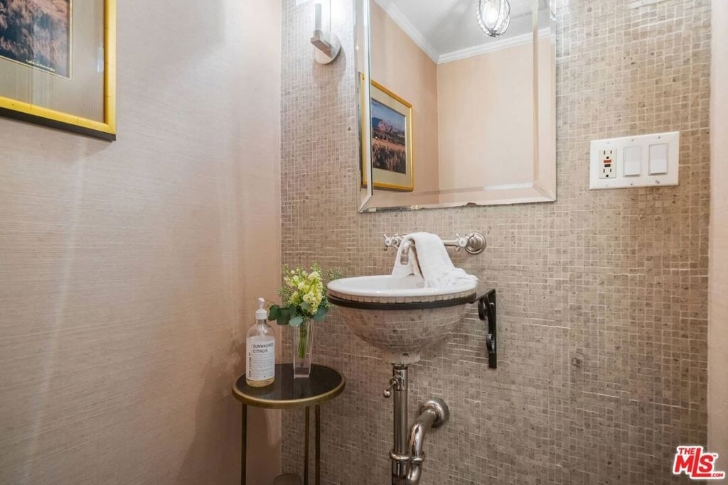 10576 Lindbrook Drive - Photo 37