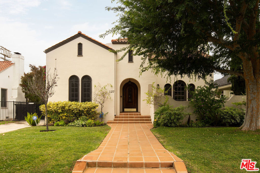 127 N Gower Street - Photo 1