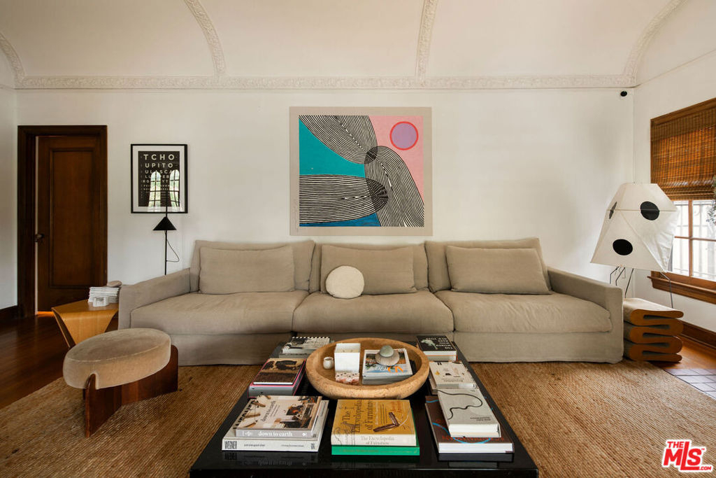 127 N Gower Street - Photo 5