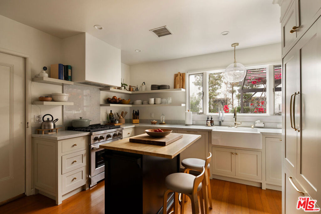 127 N Gower Street - Photo 12