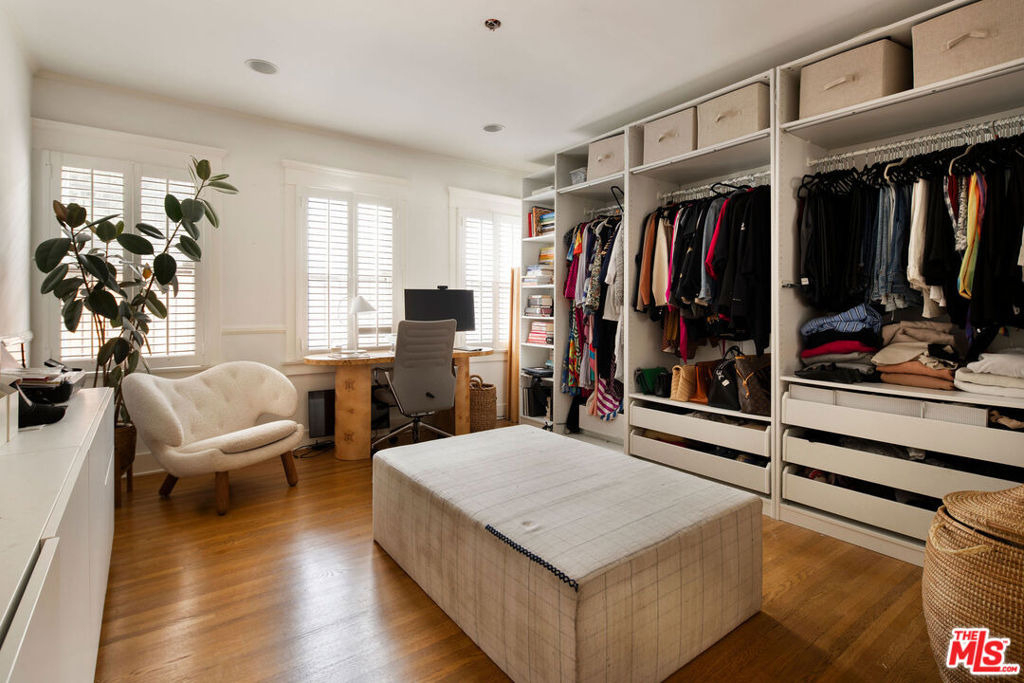 127 N Gower Street - Photo 18