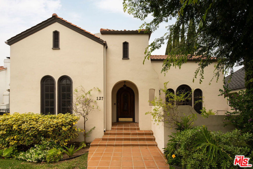 127 N Gower Street - Photo 0