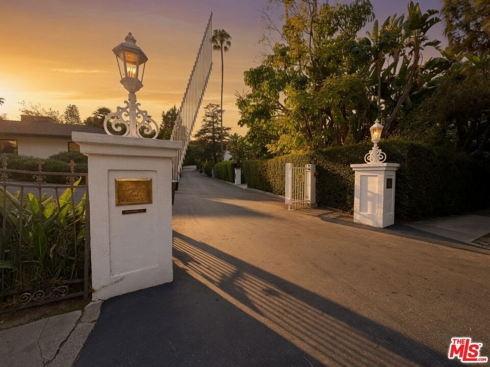 2035 De Mille Drive - Photo 3