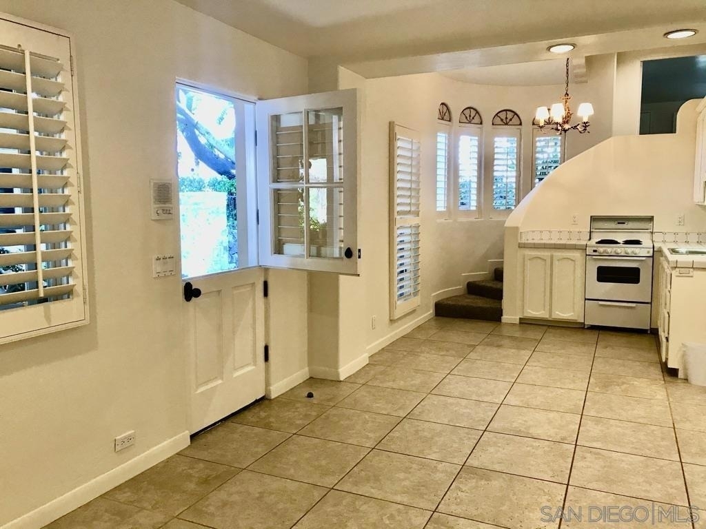 5505 Codorniz (gate House) - Photo 6