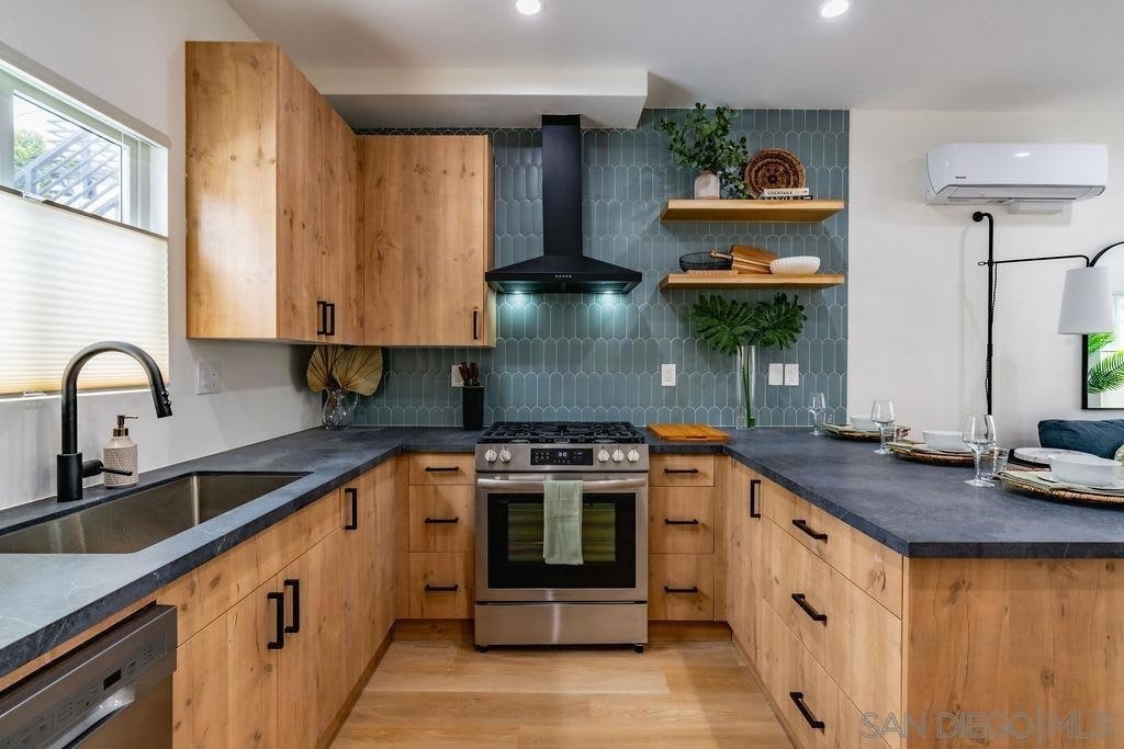 725 Pennsylvania Ave - Photo 2