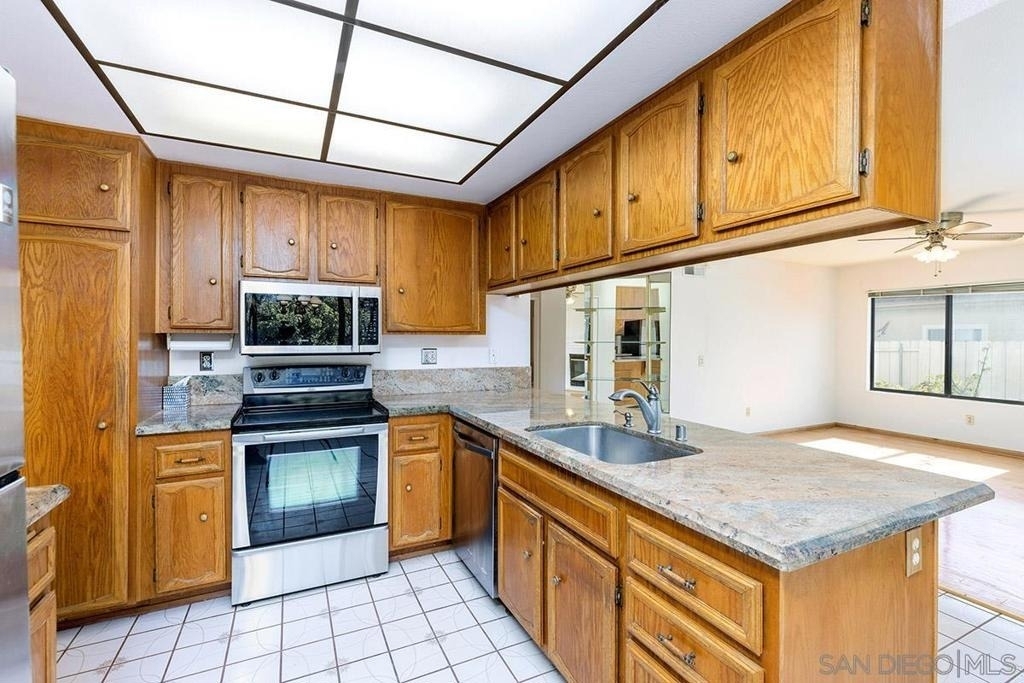 8733 Elford Ct - Photo 11