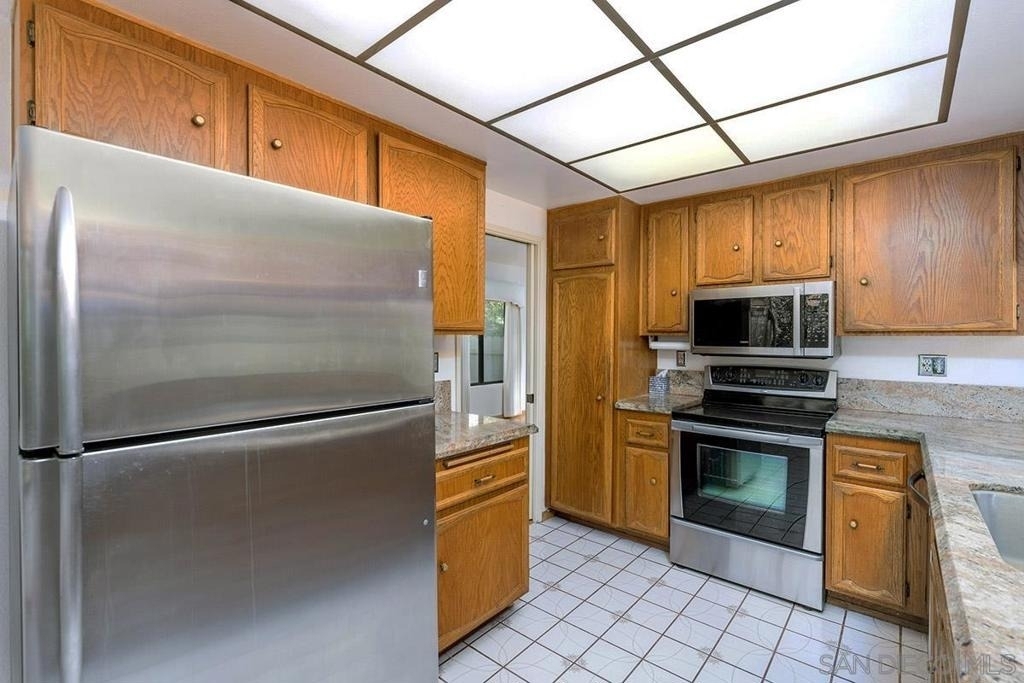 8733 Elford Ct - Photo 12