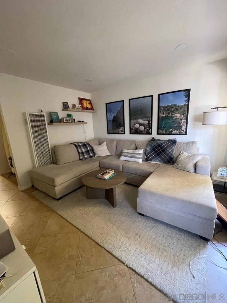 1462 Oliver Ave - Photo 2
