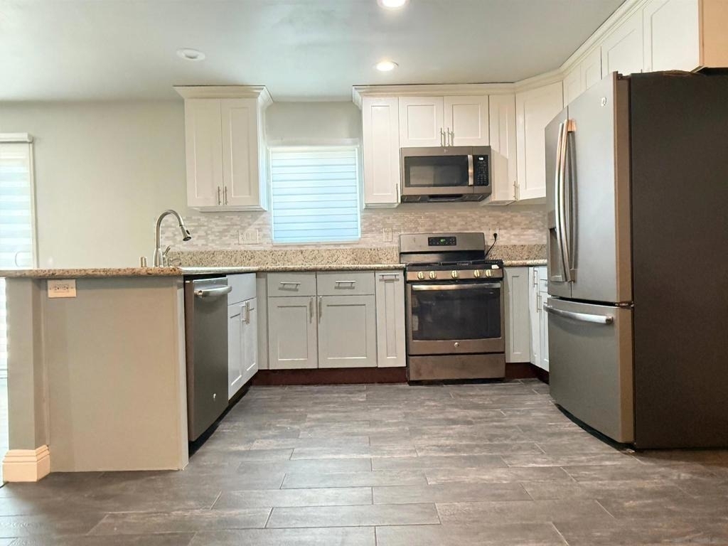 1121 Grand Ave - Photo 7