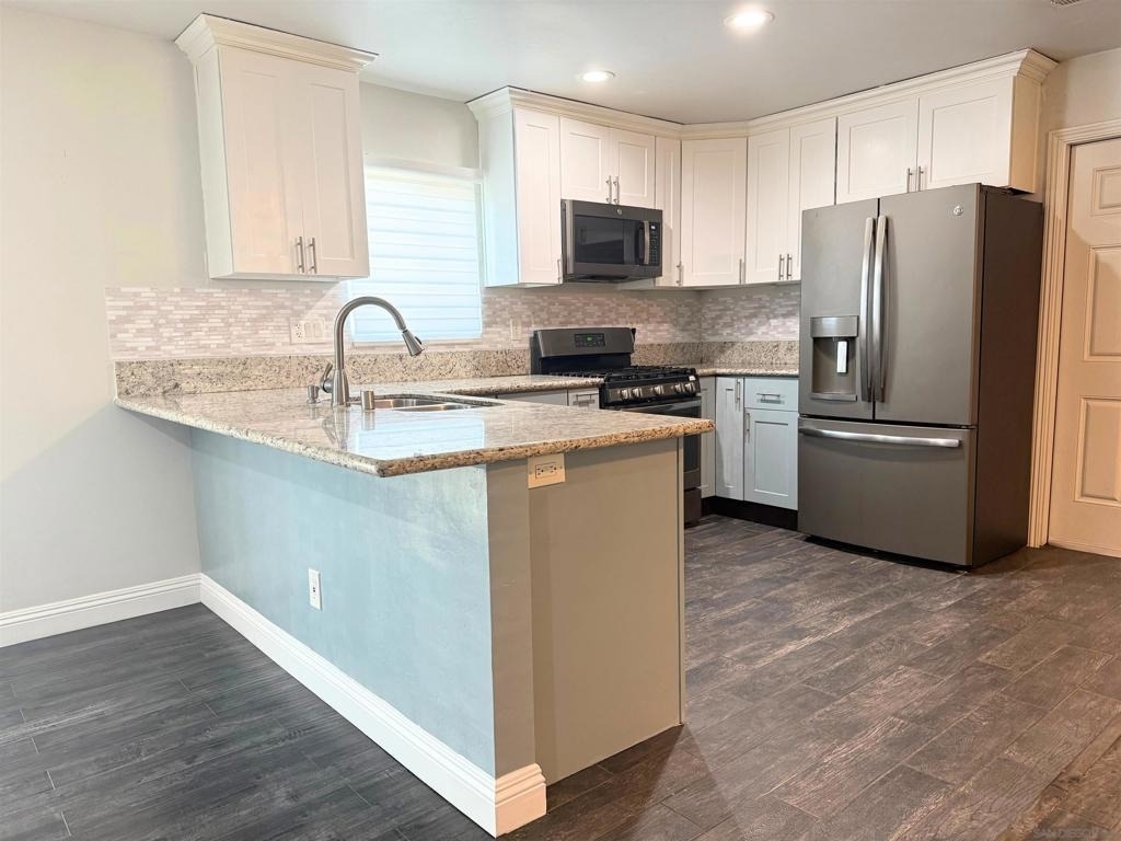 1121 Grand Ave - Photo 6