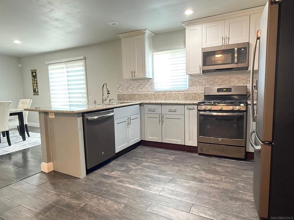 1121 Grand Ave - Photo 8