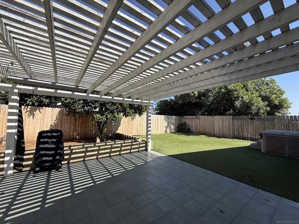 1121 Grand Ave - Photo 15