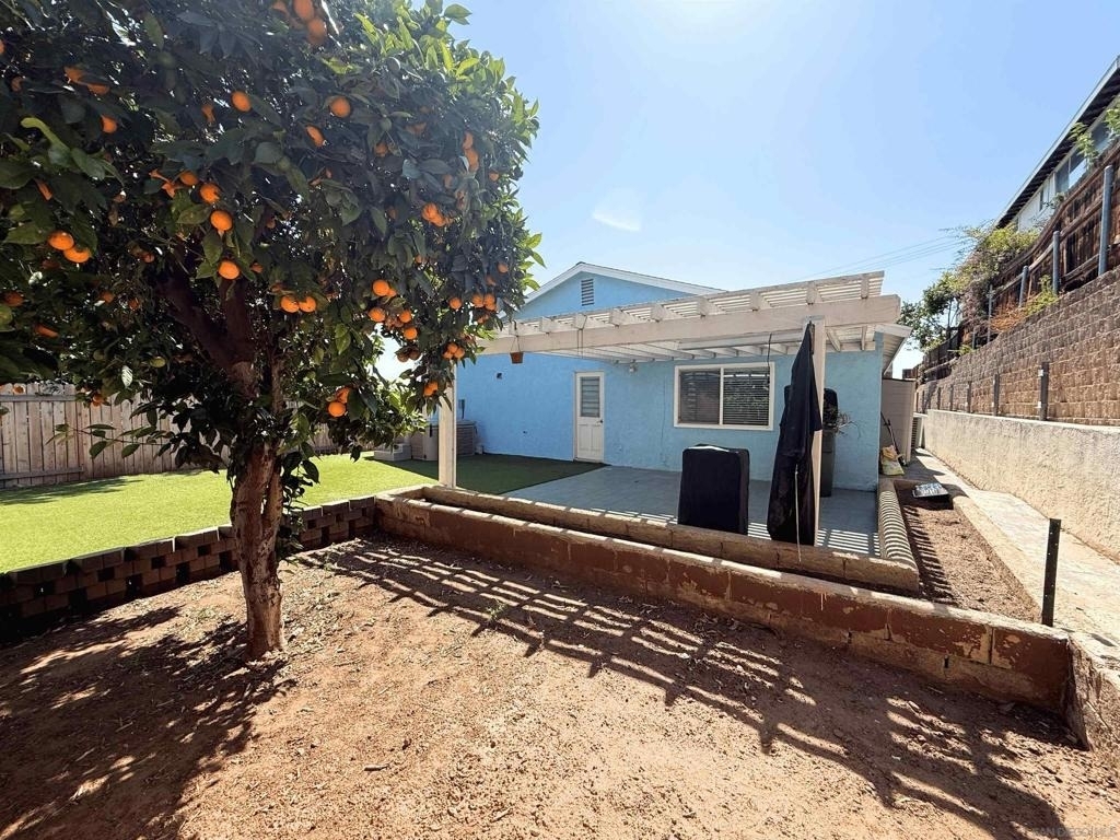 1121 Grand Ave - Photo 16