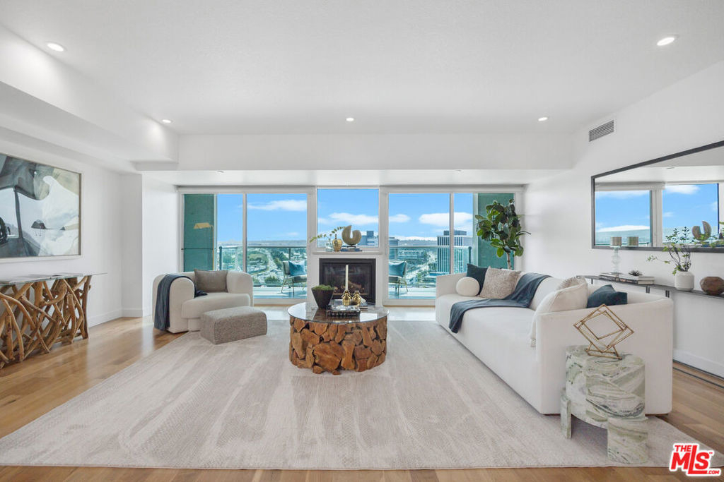 13600 Marina Pointe Drive - Photo 6