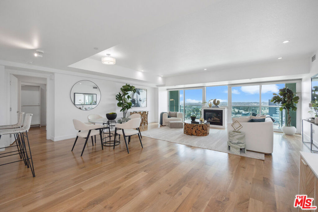 13600 Marina Pointe Drive - Photo 3