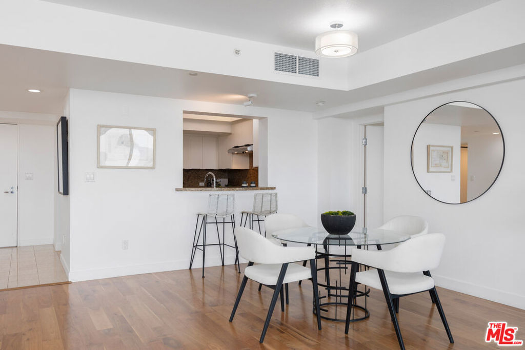 13600 Marina Pointe Drive - Photo 10