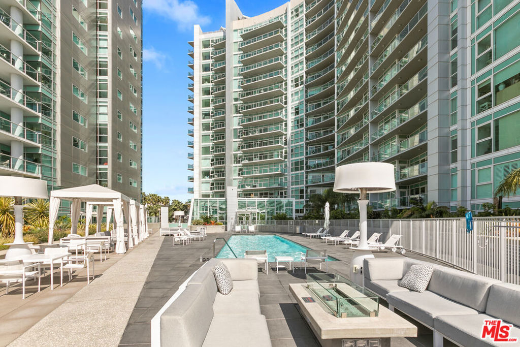 13600 Marina Pointe Drive - Photo 26
