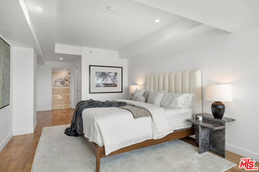 13600 Marina Pointe Drive - Photo 16