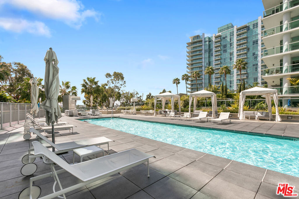 13600 Marina Pointe Drive - Photo 24