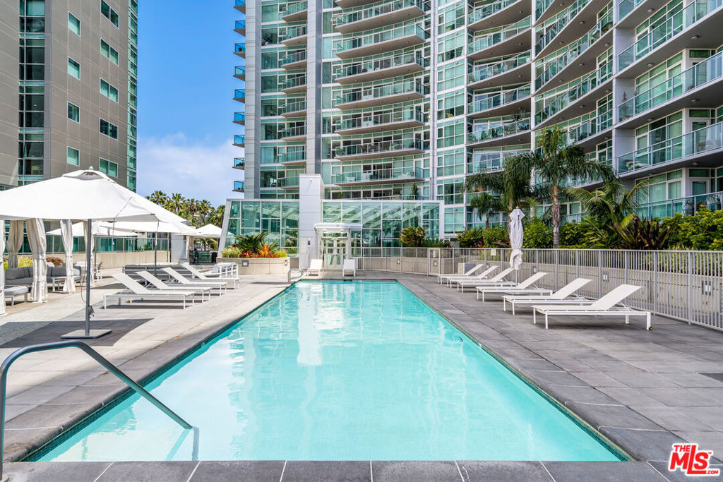 13600 Marina Pointe Drive - Photo 23