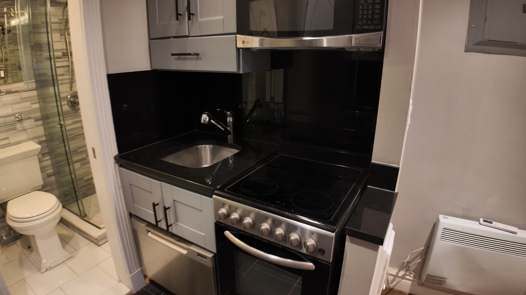 West 53rd Street - Photo 4