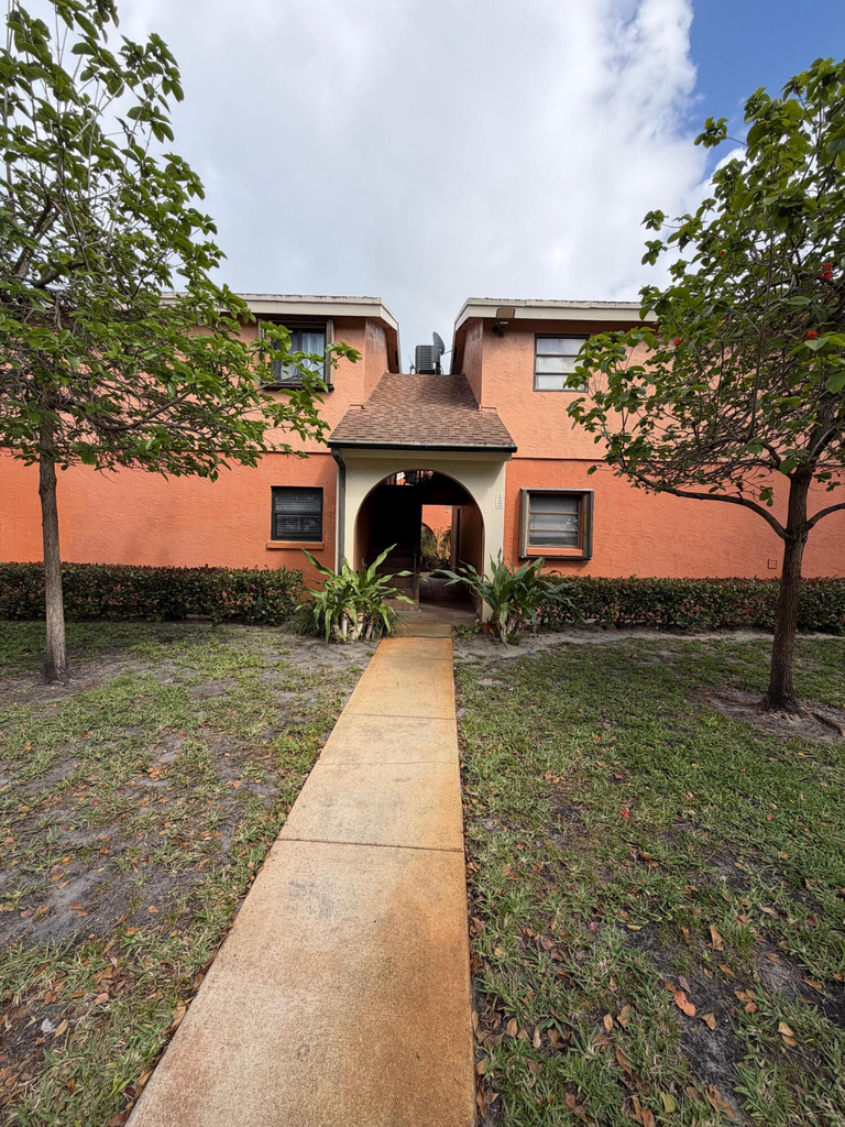 50 Se 12th Street - Photo 10