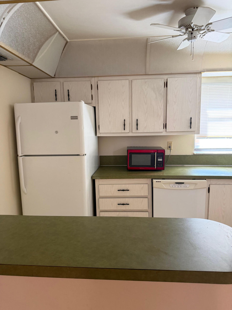 50 Se 12th Street - Photo 3