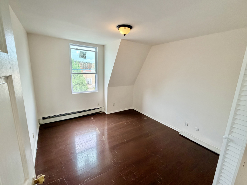 1227 Bryant Avenue - Photo 10