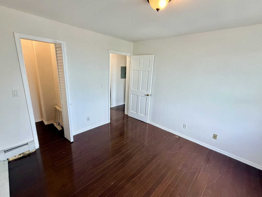 1227 Bryant Avenue - Photo 8