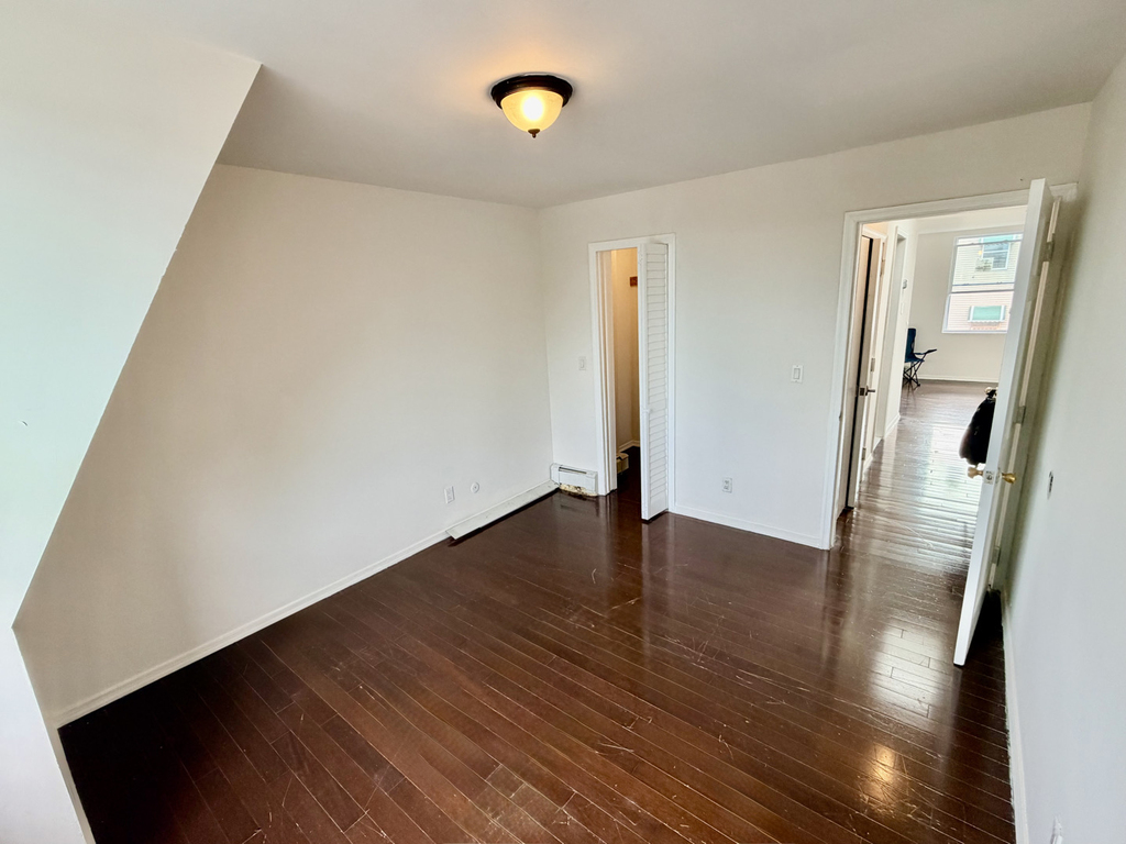 1227 Bryant Avenue - Photo 9